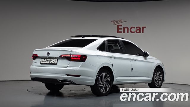 Volkswagen Jetta 2020 — photo 2