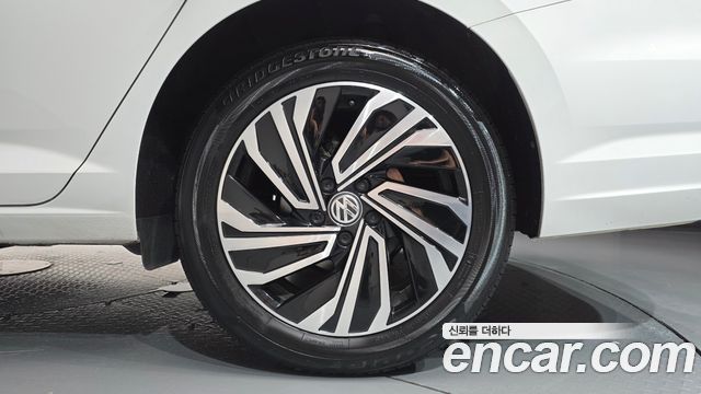 Volkswagen Jetta 2020 — photo 7