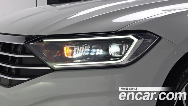 Volkswagen Jetta 2020 — photo 8