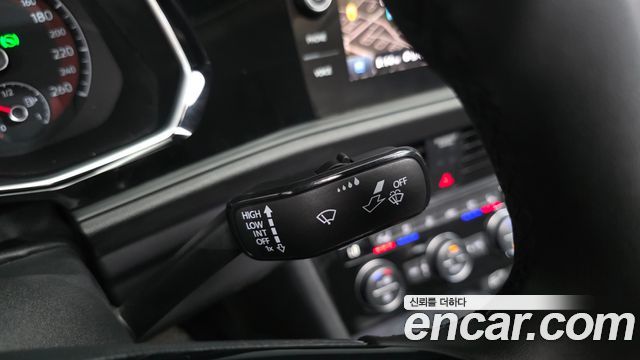 Volkswagen Jetta 2020 — photo 34