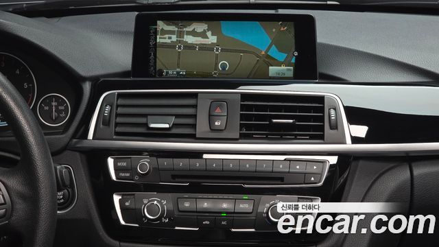 BMW 3-Series 2016 — photo 14