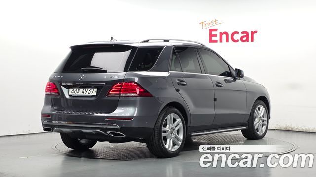 Mercedes-Benz GLE-Class 2018 — photo 2