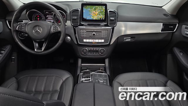 Mercedes-Benz GLE-Class 2018 — photo 10