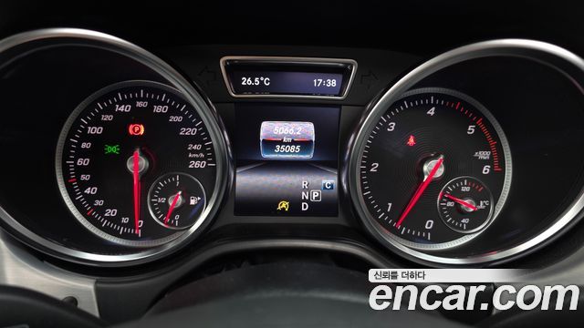 Mercedes-Benz GLE-Class 2018 — photo 11