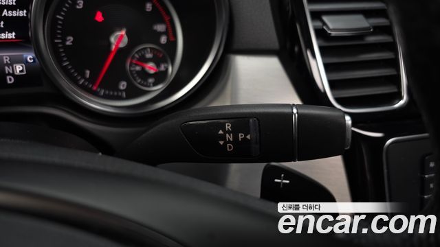 Mercedes-Benz GLE-Class 2018 — photo 12