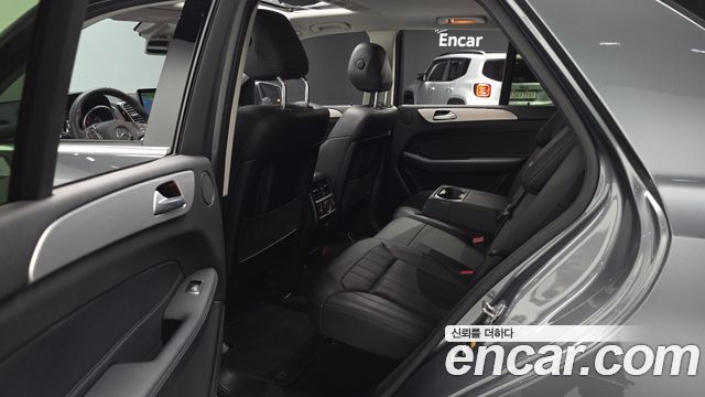 Mercedes-Benz GLE-Class 2018 — photo 18