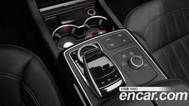 Mercedes-Benz GLE-Class 2018 — photo 23