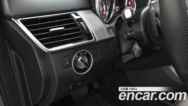 Mercedes-Benz GLE-Class 2018 — photo 25