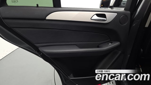 Mercedes-Benz GLE-Class 2018 — photo 15