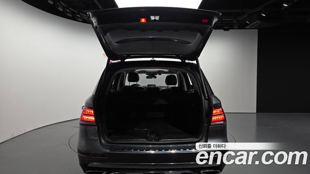 Mercedes-Benz GLE-Class 2018 — photo 28