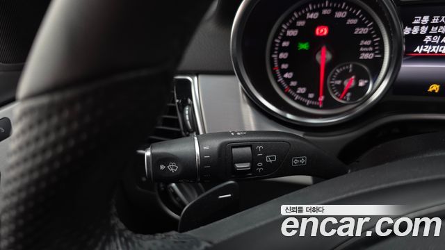 Mercedes-Benz GLE-Class 2018 — photo 29