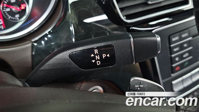Mercedes-Benz GLS-Class 2017 — photo 12