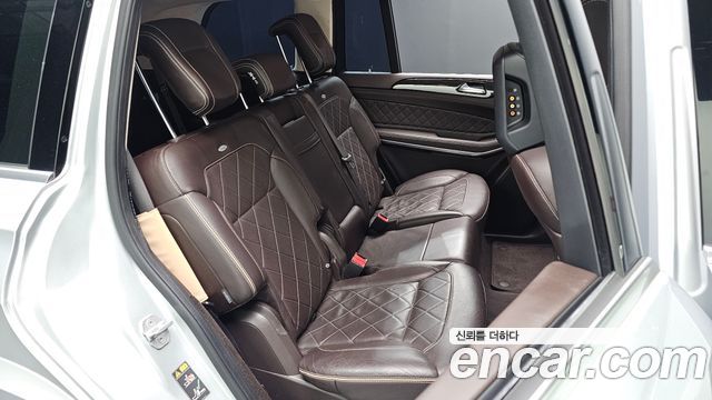 Mercedes-Benz GLS-Class 2017 — photo 17