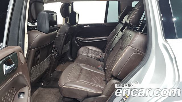 Mercedes-Benz GLS-Class 2017 — photo 18