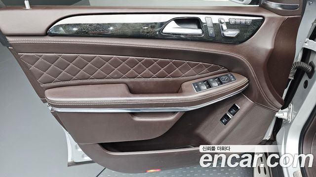 Mercedes-Benz GLS-Class 2017 — photo 14