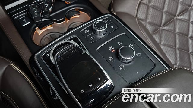 Mercedes-Benz GLS-Class 2017 — photo 31