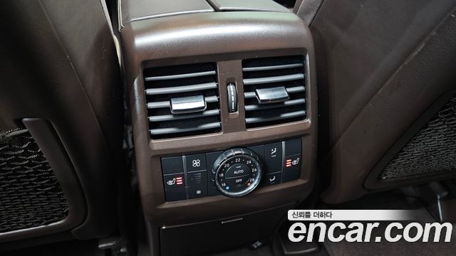 Mercedes-Benz GLS-Class 2017 — photo 33