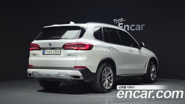 BMW X5 2019 — photo 2