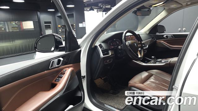 BMW X5 2019 — photo 13