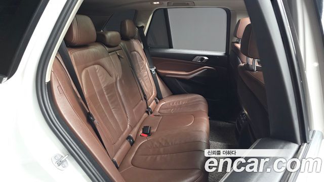 BMW X5 2019 — photo 17