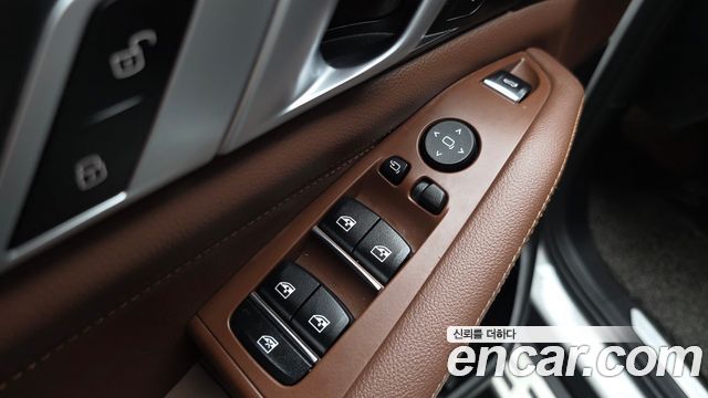 BMW X5 2019 — photo 32