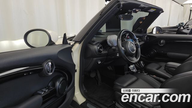 Mini Cooper Convertible 2022 — photo 13