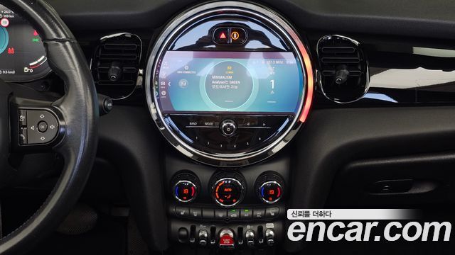 Mini Cooper Convertible 2022 — photo 20