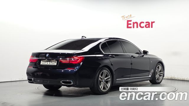 BMW 7-Series 2018 — photo 2