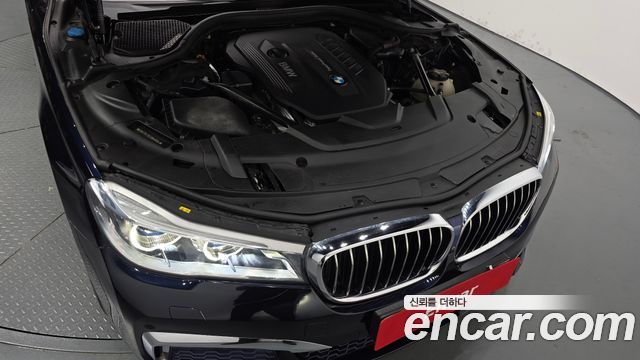 BMW 7-Series 2018 — photo 6