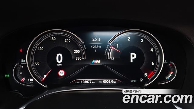 BMW 7-Series 2018 — photo 8