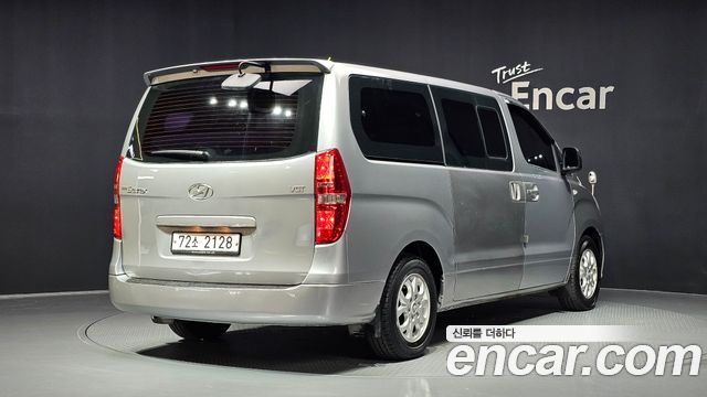 Hyundai Starex 2015 — photo 2