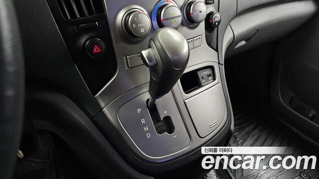 Hyundai Starex 2015 — photo 12