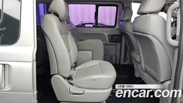 Hyundai Starex 2015 — photo 18