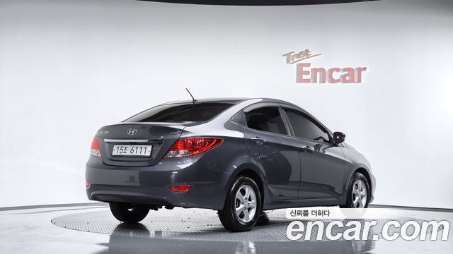 Hyundai Accent 2013 — photo 2
