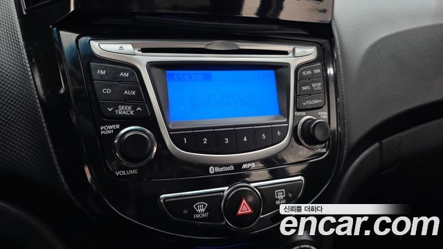 Hyundai Accent 2013 — photo 16