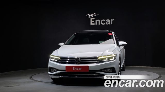 Volkswagen Passat 2021 — photo 3