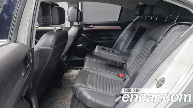 Volkswagen Passat 2021 — photo 18