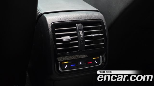Volkswagen Passat 2021 — photo 30