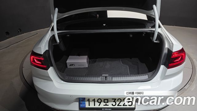 Volkswagen Passat 2021 — photo 33