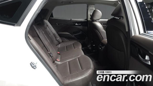 Kia K7 2017 — photo 18