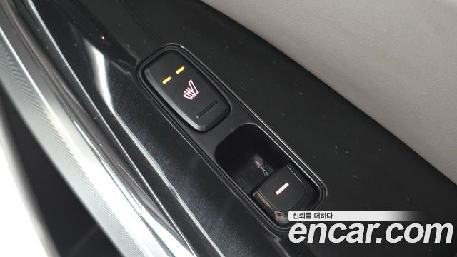 Kia K7 2017 — photo 24