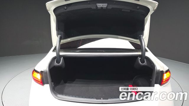 Kia K7 2017 — photo 26