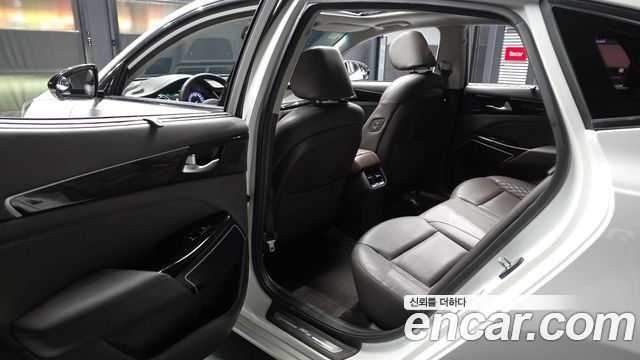 Kia K7 2017 — photo 16