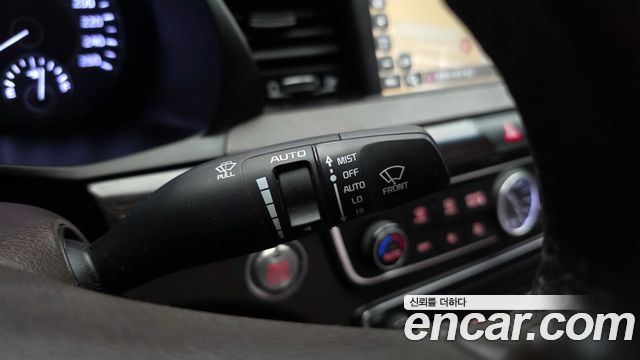 Kia K7 2017 — photo 28