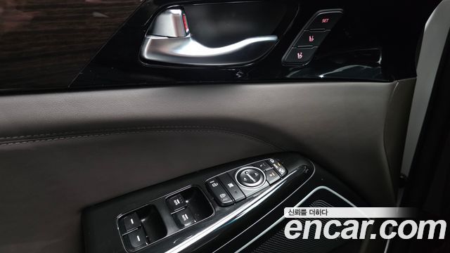 Kia K7 2017 — photo 31