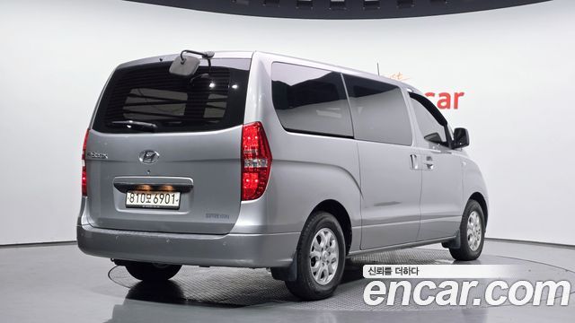 Hyundai Starex 2015 — photo 2