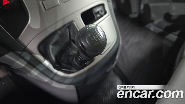 Hyundai Starex 2015 — photo 12