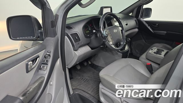 Hyundai Starex 2015 — photo 13