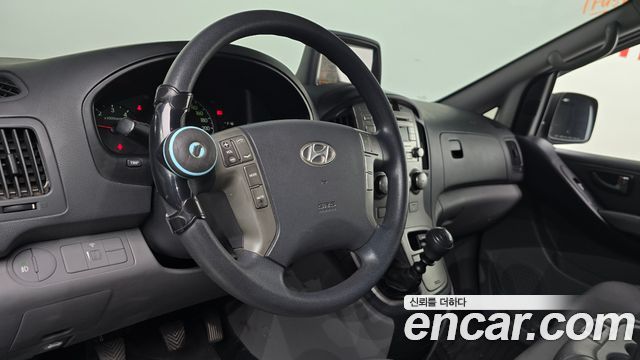 Hyundai Starex 2015 — photo 18