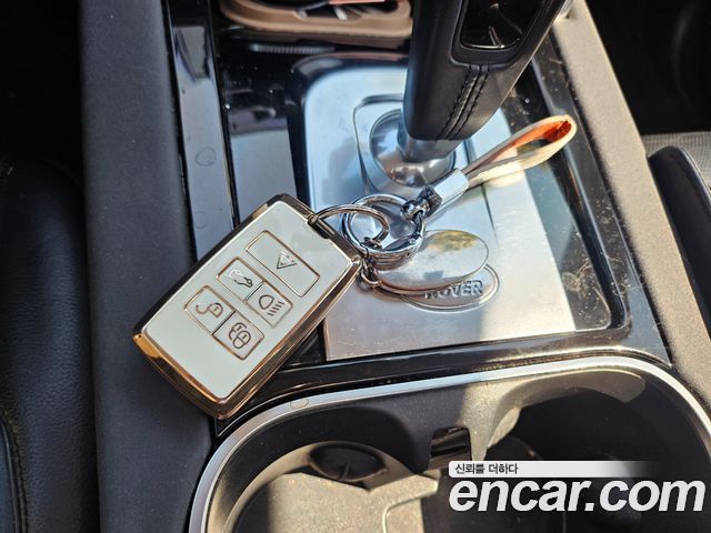 Land Rover Discovery Sport 2020 — photo 15